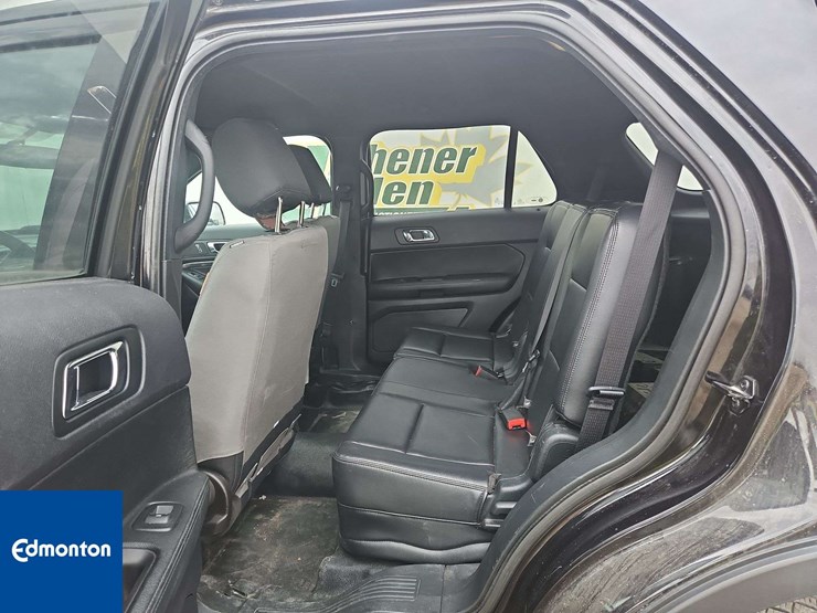 2019-ford-explorer-image-35