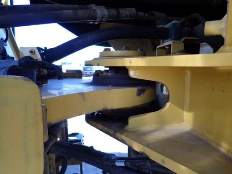 2023-caterpillar-926m-image-43