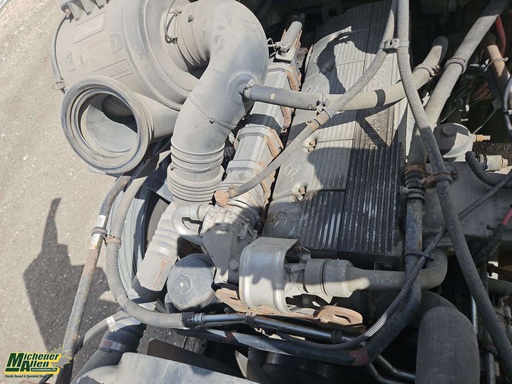 2006-freightliner-columbia-120-image-12