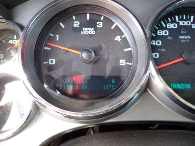 2014-chevrolet-silverado-3500hd-image-10