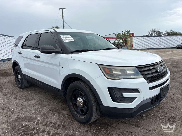 2017-ford-explorer-image-2