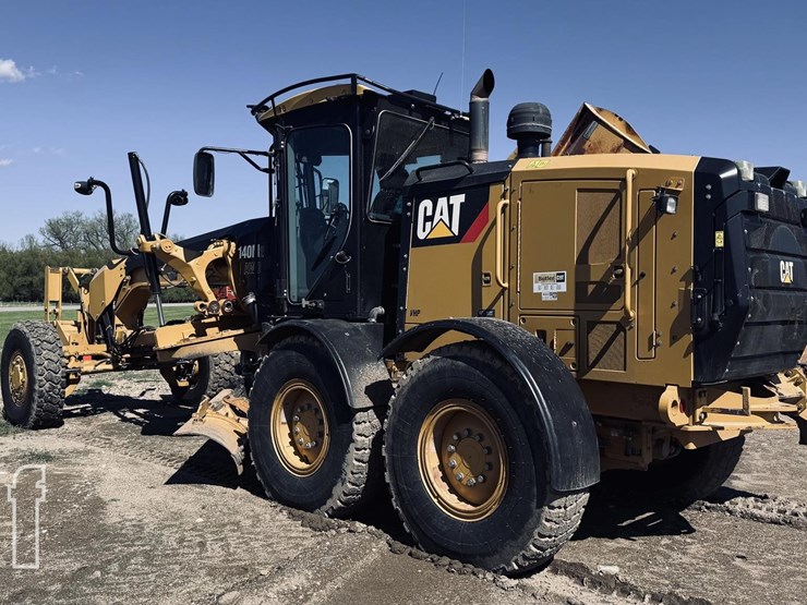 2011-caterpillar-140m-image-3