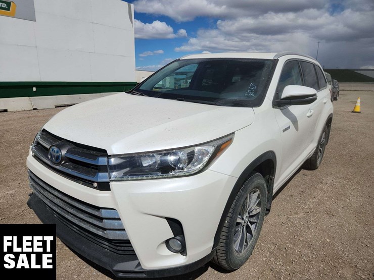 2017-toyota-highlander-image-1