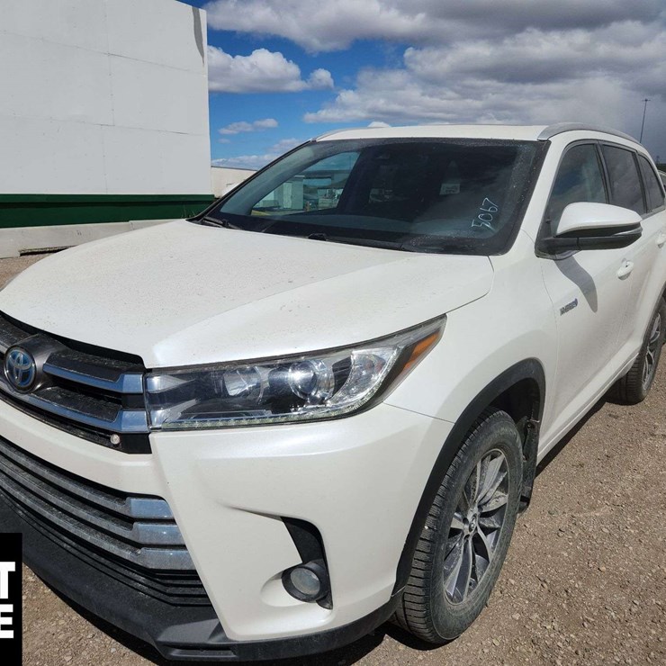 2017 TOYOTA HIGHLANDER