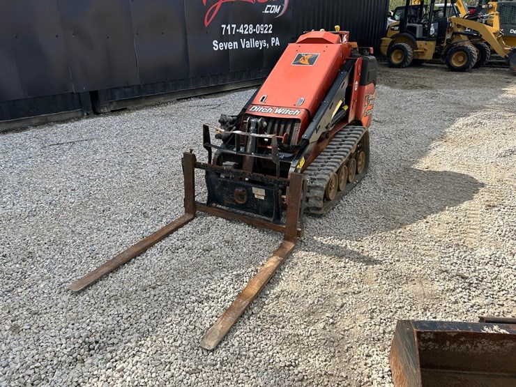 2019-ditch-witch-sk1050-image-8