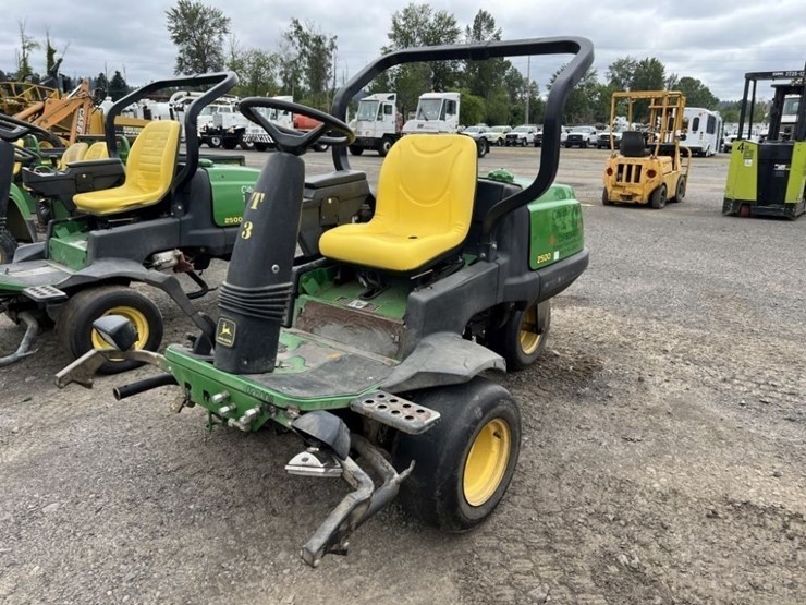 2002-john-deere-2500-image-1