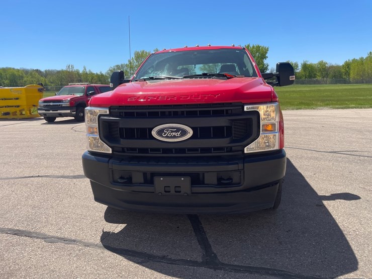 2020-ford-f350-xl-image-2