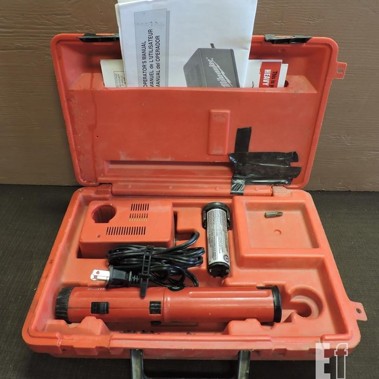 MILWAUKEE CORDLESS SCREWDRIVER