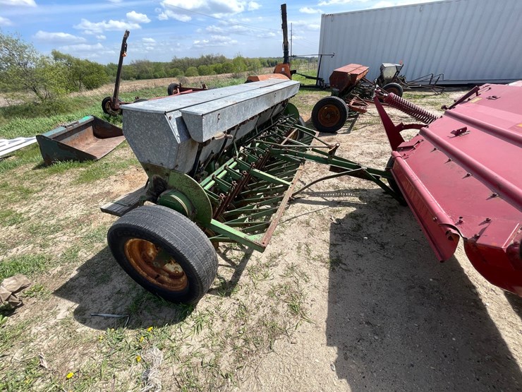 john-deere-8-image-3