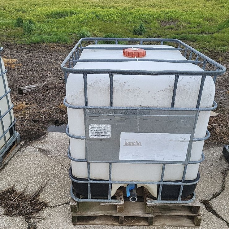 Tote w/Valve - Tag #1237