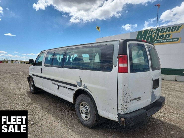 2007-chevrolet-express-3500-image-3