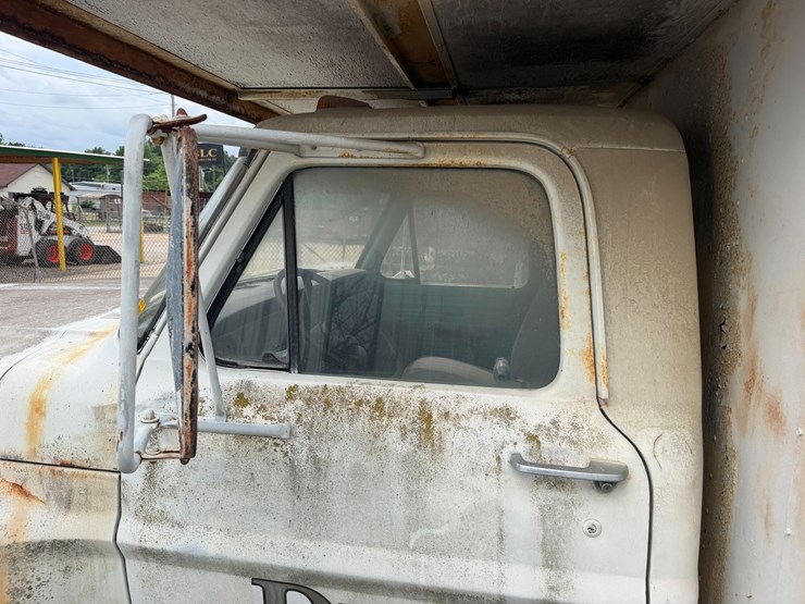ford-600-image-22