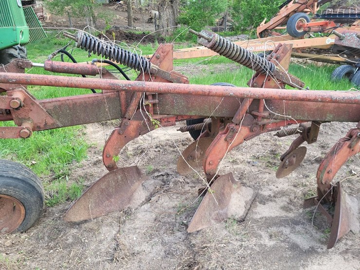 white-6-bottom-moldboard-plow-image-13
