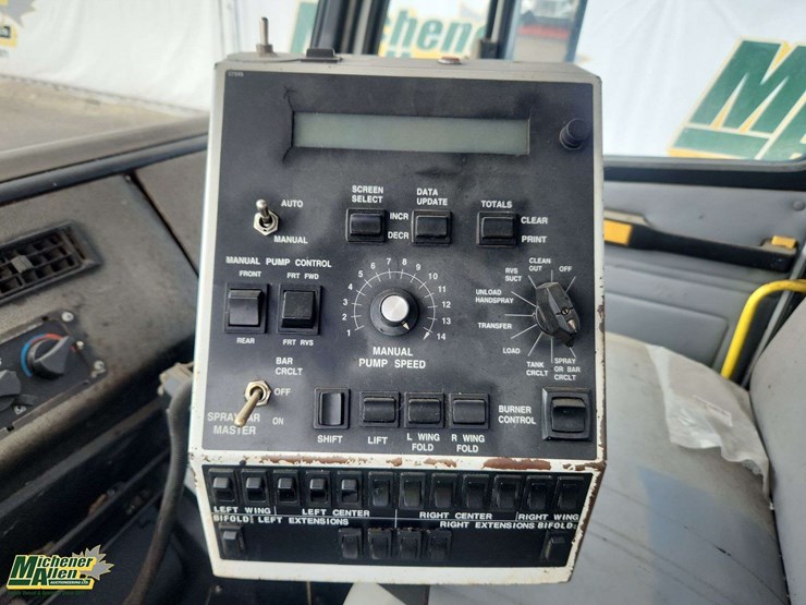 1999-freightliner-fl70-image-16