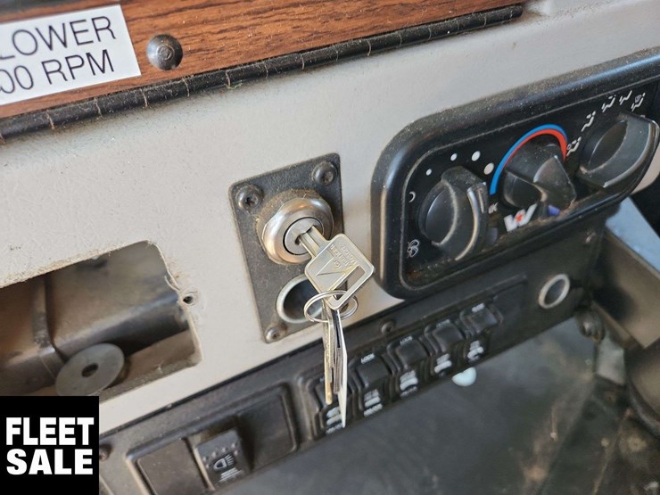 2015-western-star-4900-image-12