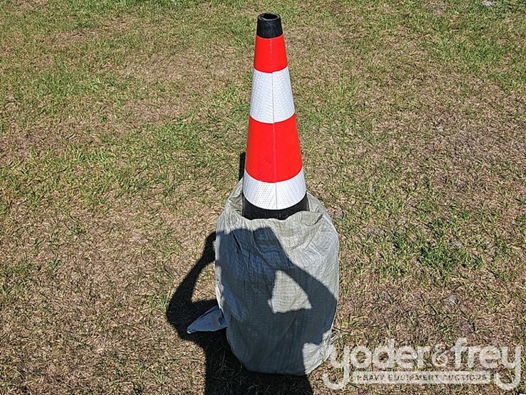 unused-fluorescent-safety-traffic-cones,-20-pieces-image-5