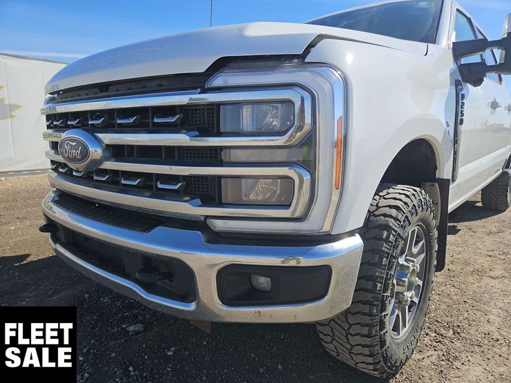 2023-ford-f250-image-33