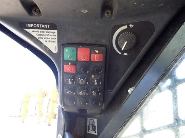2019-deere-320g-image-12