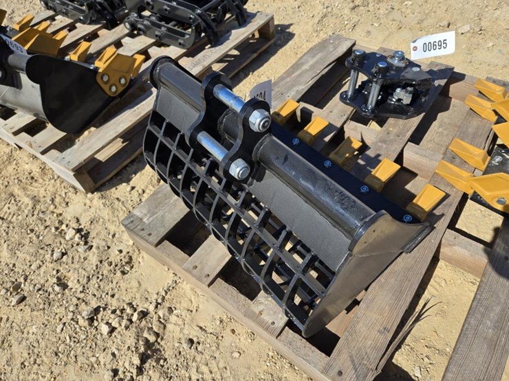 #694-•-new-sdlanch-mini-excavator-24"-grid-bucket-image-2