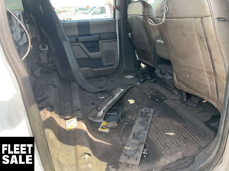 2021-ford-f350-image-17