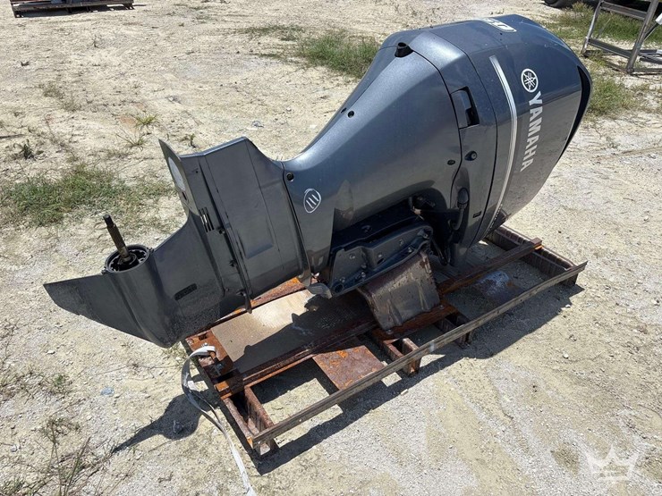 2017-yamaha-250-boat-motor-image-3