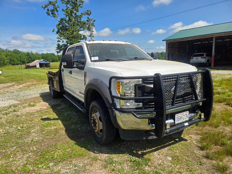 2017-ford-f550-image-23