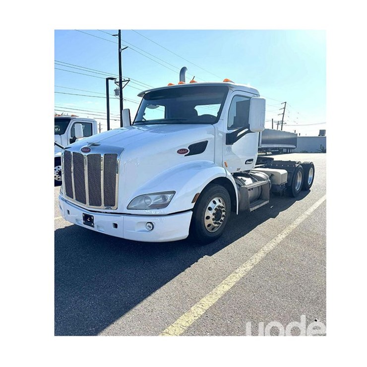 2017 PETERBILT 579