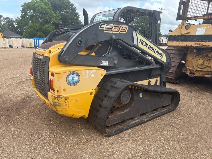 new-holland-c238-image-3