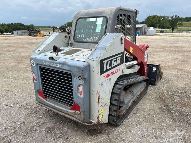 skid-steer-image-3