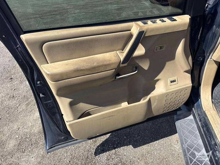 2007-nissan-armada-image-11