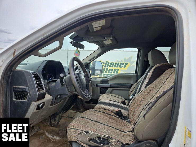 2022-ford-f350-image-32