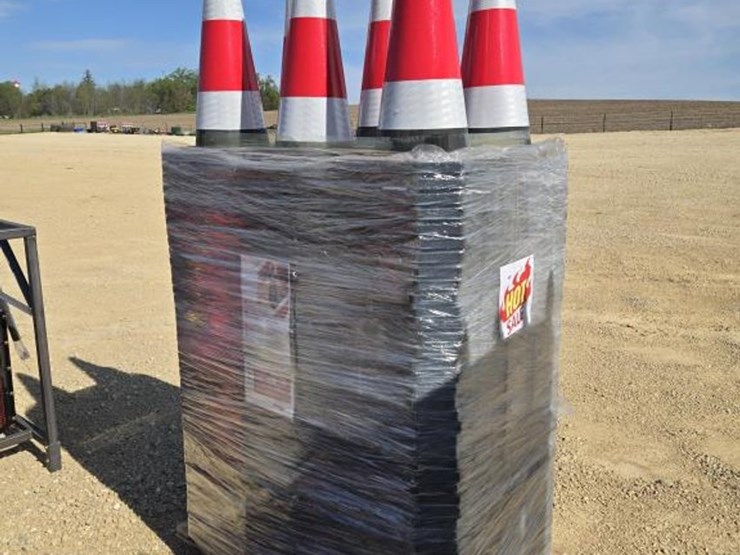 #666-•-(250)-traffic-safety-cones-image-2
