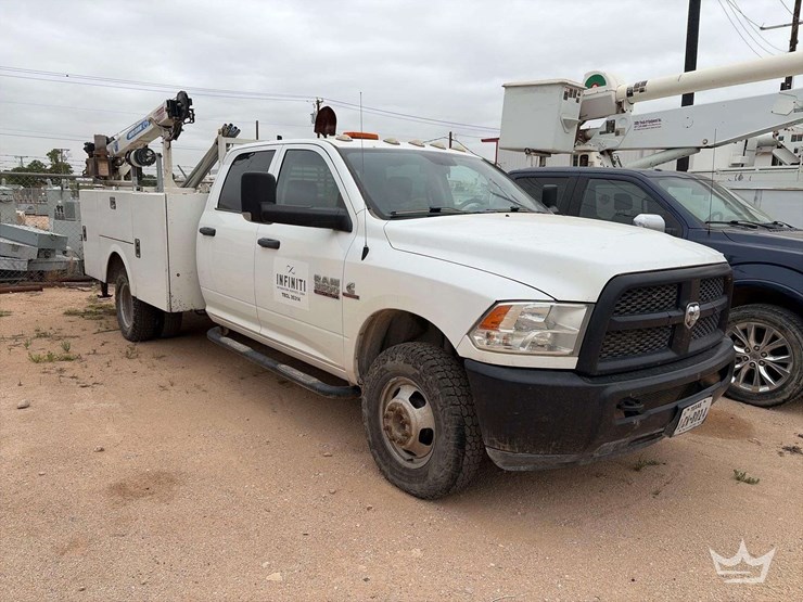 2018-dodge-3500-image-4