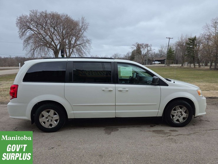 2011-dodge-grand-caravan-image-8