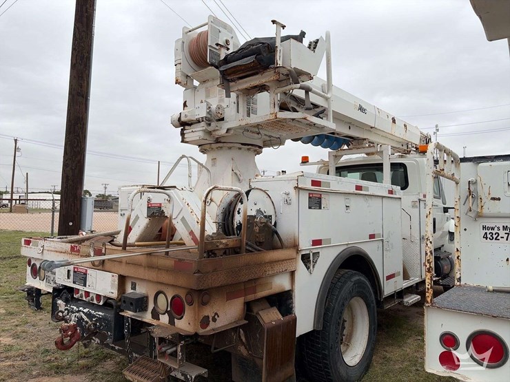 2005-international-durastar-4300-image-26