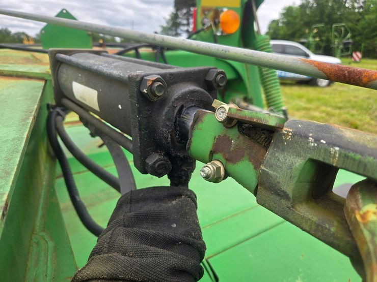 john-deere-630-image-29