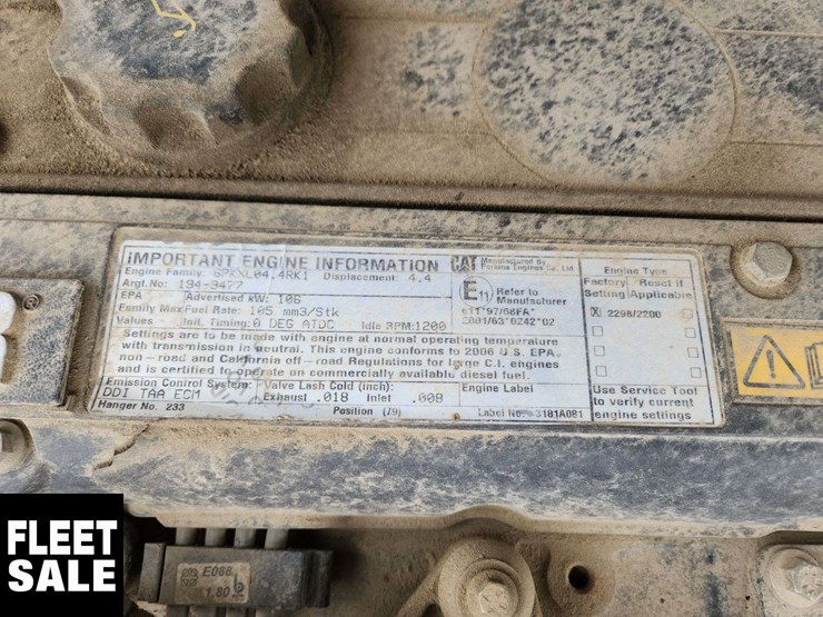 2005-caterpillar-th580b-image-23