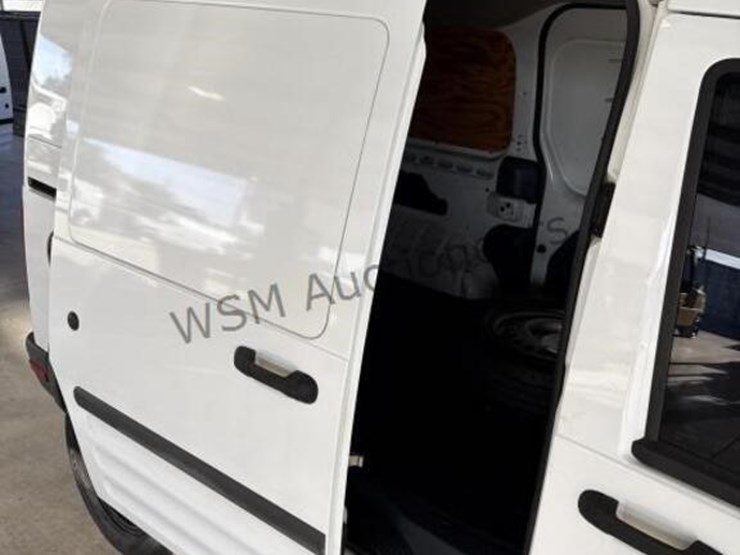 2011-ford-transit-connect-image-11