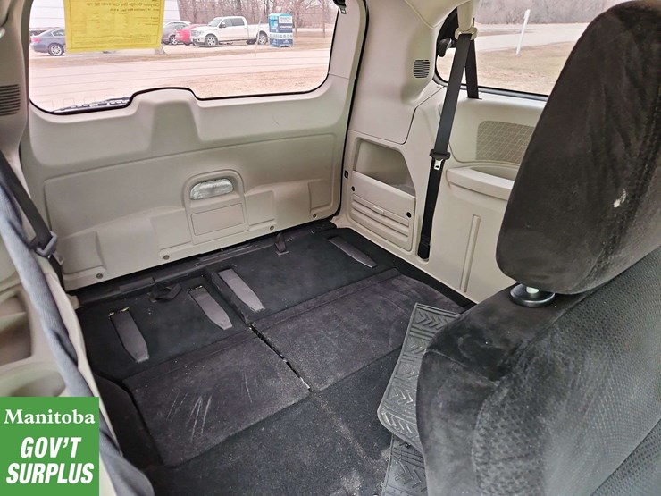 2014-dodge-grand-caravan-image-23