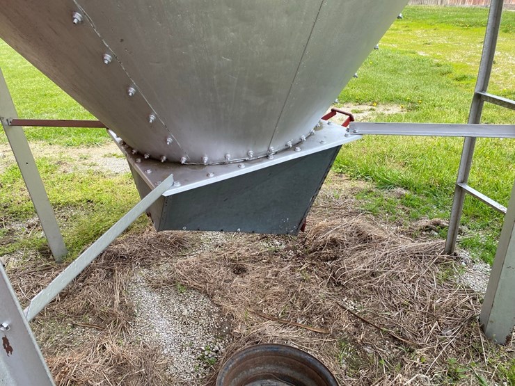 4-ton-feed-bin-image-6