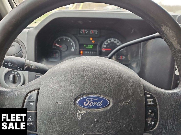 2011-ford-cargo-image-25