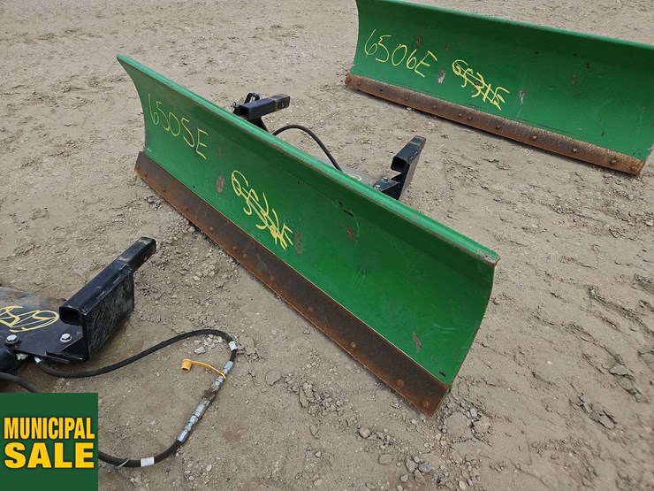 john-deere-60in-front-blade-image-4