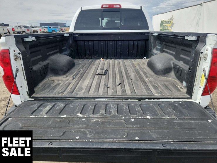 2014-toyota-tundra-image-16