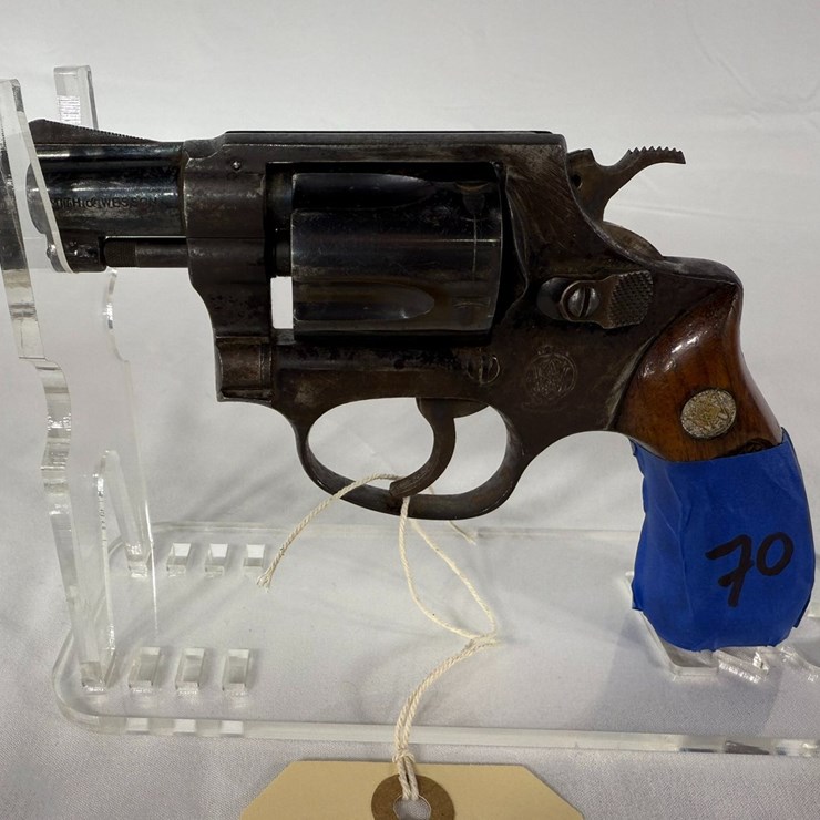 #70 • Smith & Wesson 32-i 38 Special Revolver 121087