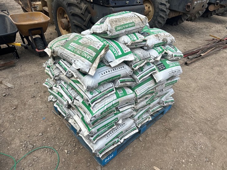 #2434-•-pallet-of-45lb-sand-bags-image-1