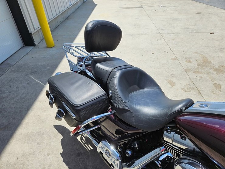 #6179-•-2006-harley-davidson-road-king-motorcycle-image-18