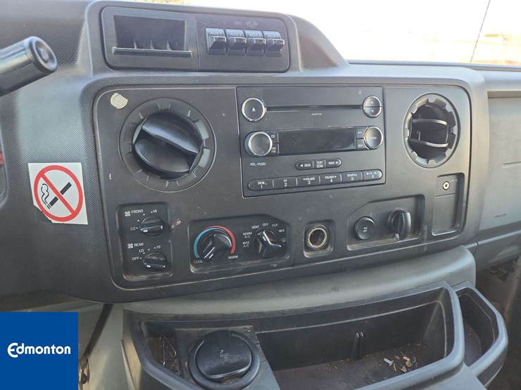 2011-ford-cargo-image-12