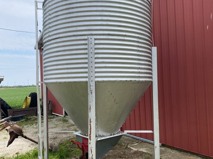 4-ton-feed-bin-image-2
