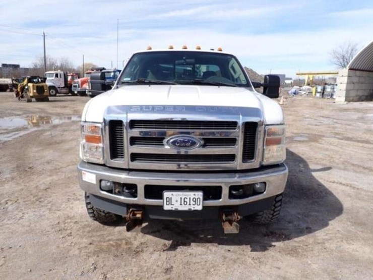 2010-ford-f350-xlt-image-3