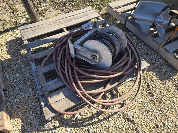 #719-•-air-hoses-on-pallet-image-2